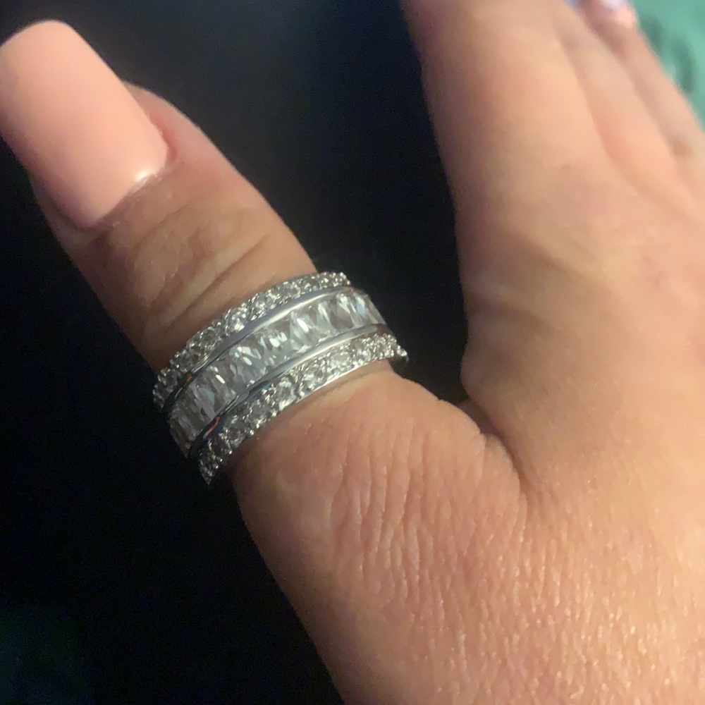 CZ BANDED THUMB RING NWOT.